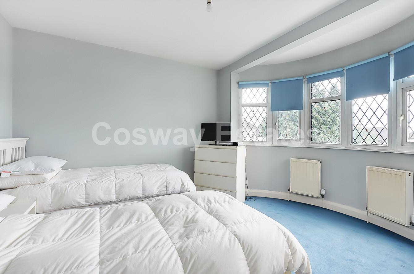 Copthall Gardens, Mill Hill